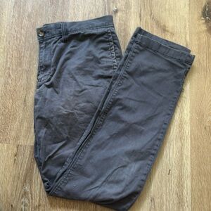 Men’s Gray khaki pants